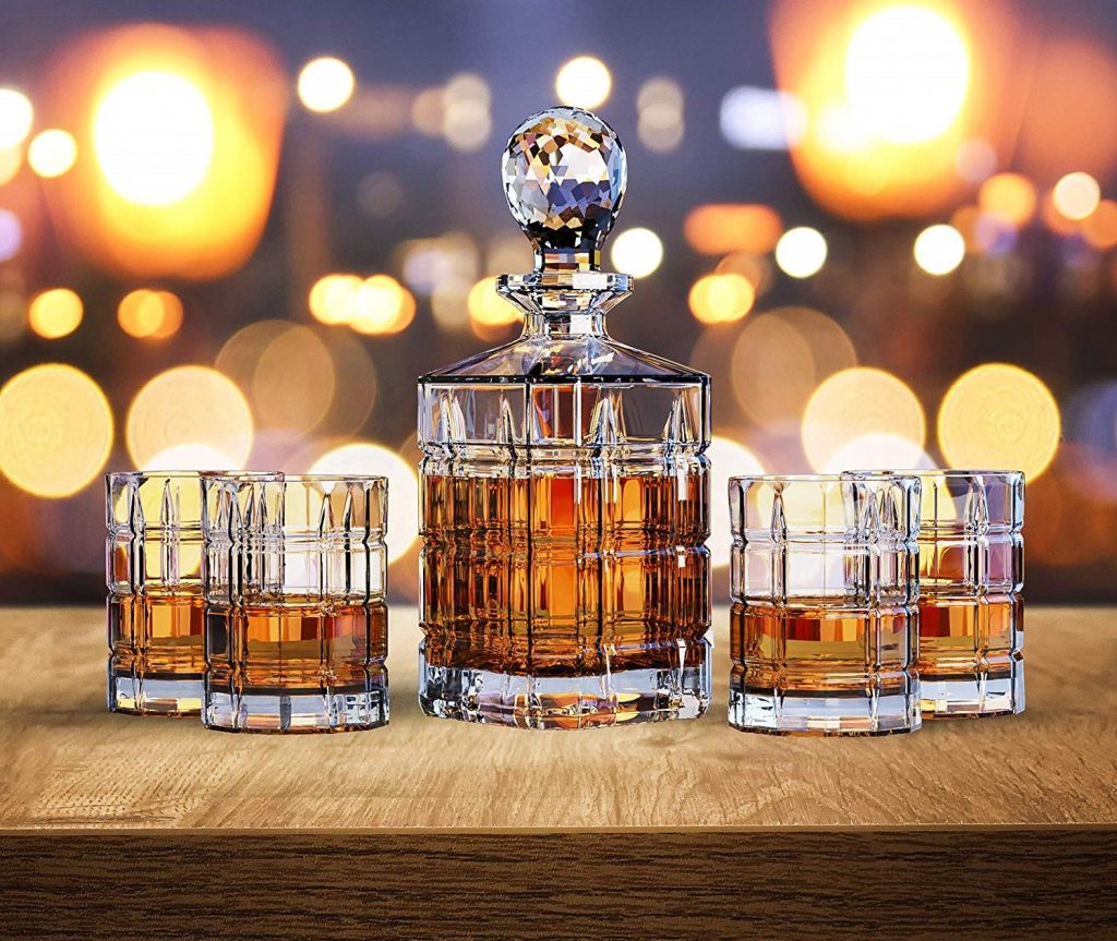 5 Reasons to Get Your Own Whiskey Decanter Set — Regal Trunk & Co.